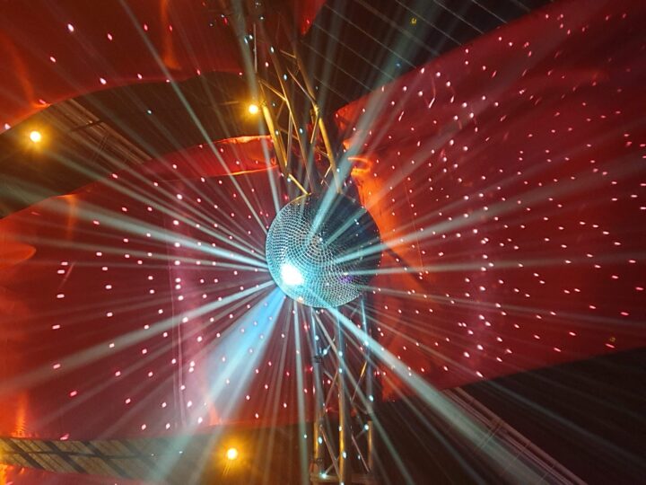 Spiegelbol 30cm | MJevent | verhuur | licht en geluid