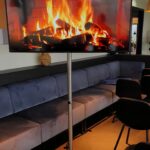 55'' inch beeldscherm met standaard | MJevent | verhuur | licht en geluid