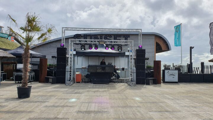 Easy-up partytent 4x4 Zwart met zijwanden | MJevent | verhuur | licht en geluid