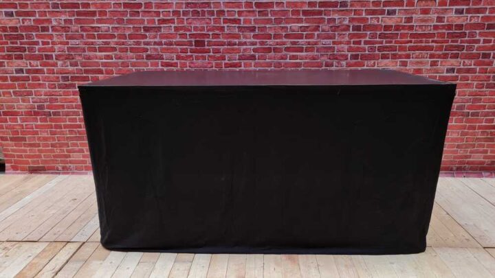 Dj Booth Zwart afrok strak klein | MJevent | verhuur | licht en geluid