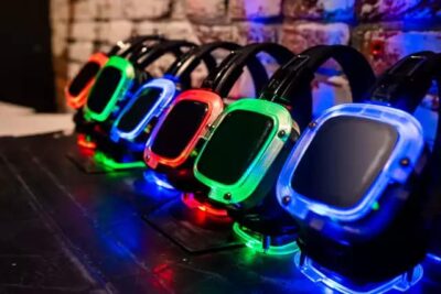 Silent disco Set 20 headsets met 1 zender | MJevent | verhuur | licht en geluid