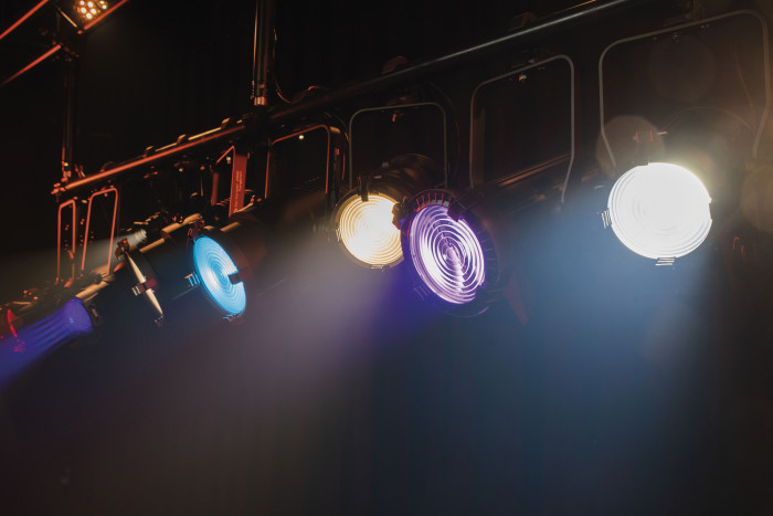 Showtec Performer 1500 Fresnel Q6 mjevent Showtec Performer 1500 Fresnel Q6 mjevent